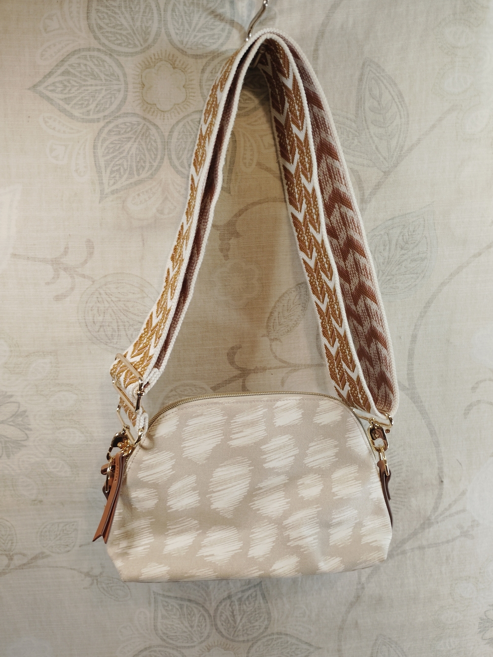Stella & Dot Cream Patterned Crossbody with Gold-Tone Accents& Wide Adj Strap